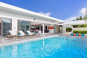 Outdoor pool - Open-space Design 4BR Pool Villa Luna (Rawai)