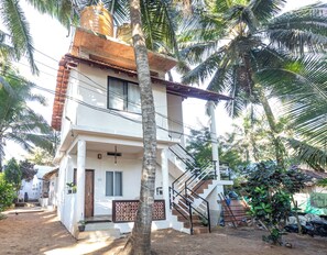 Exterior detail - Sunset Cafe Beach Stay (Kumta)