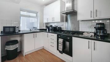 Fridge, microwave, oven, coffee/tea maker