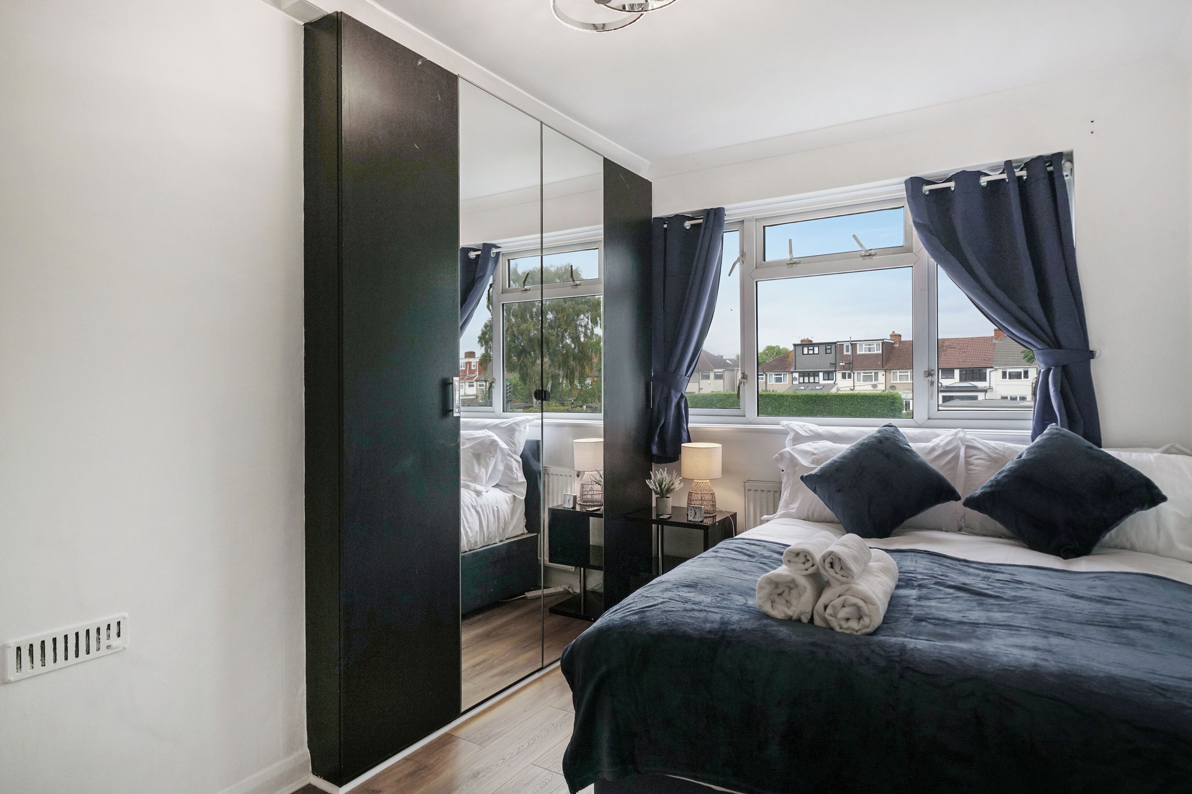 3 chambres, fer et planche à repasser, Wi-Fi gratuit, draps fournis