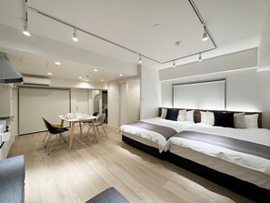 Comfort Studio Suite, Balcony | Iron/ironing board, free WiFi