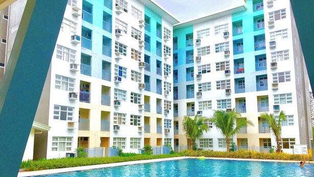 Pool - Davao Condo 2BR Unit Pool Wi-Fi Netflix (Davao)