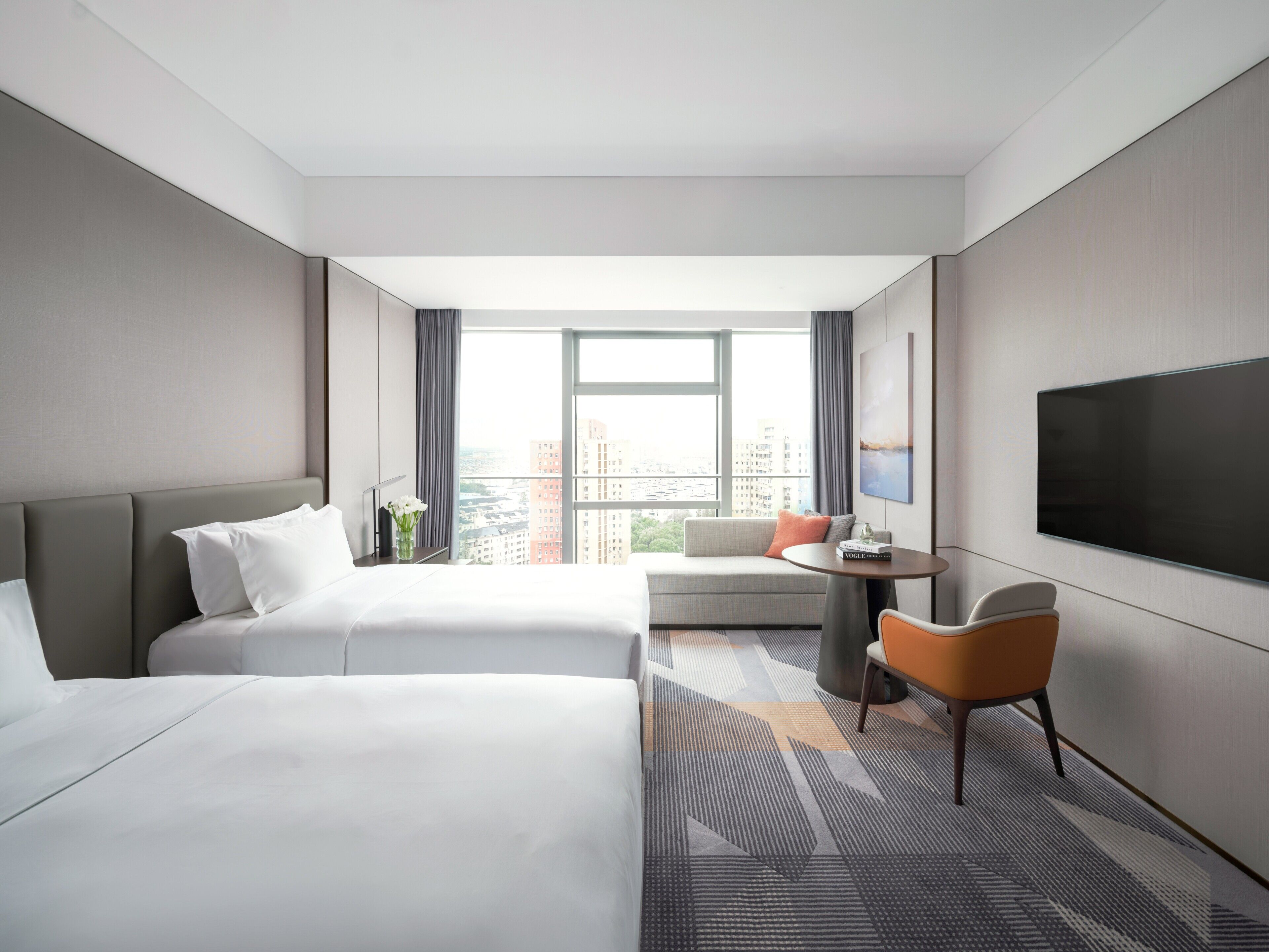 Daunenbettdecken, Minibar, Zimmersafe, Schreibtisch