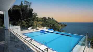 Piscina externa