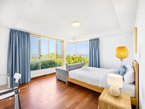 4 chambres, fer et planche à repasser, Wi-Fi, literie fournie