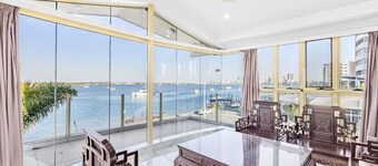 WaterFront Stunning Antique 4Rms/7Beds HolidayHome
