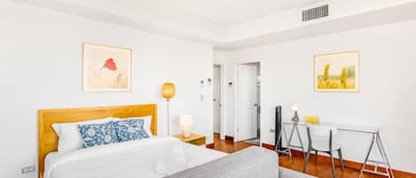 4 chambres, fer et planche à repasser, Wi-Fi, draps fournis