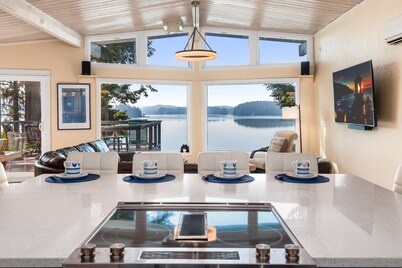 New listing! Beautiful lakefront 3 bedroom 3 bath home, private dock, hot tub, pets, gas, grill