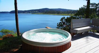 New listing! Beautiful lakefront 3 bedroom 3 bath home, private dock, hot tub, pets, gas, grill