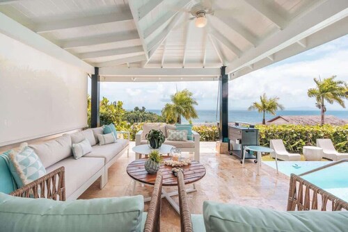 Villa with ocean view/bbq/pool/resort access