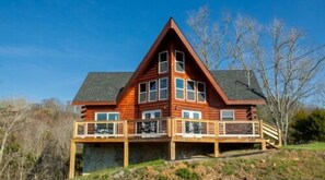 Exterior - Beautiful Spacious Cozy 3-Bedroom New Cabin in Sevierville With Wi-Fi (Sevierville)