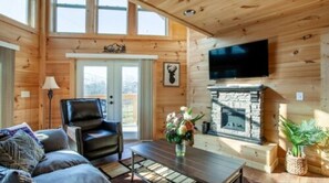 Smart TV - Beautiful Spacious Cozy 3-Bedroom New Cabin in Sevierville With Wi-Fi (Sevierville)