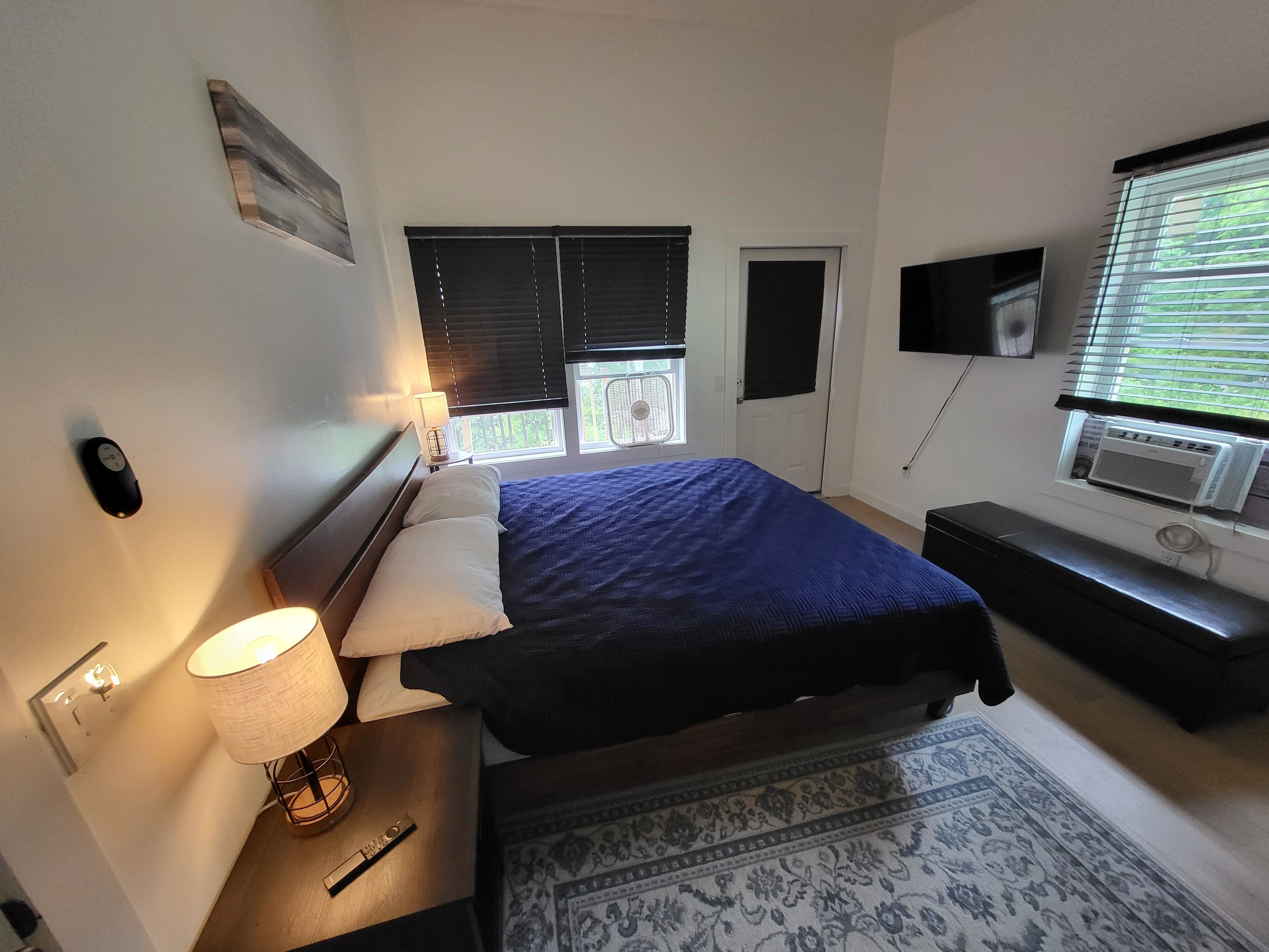2 slaapkamers, een strijkplank/strijkijzer, gratis wifi, beddengoed
