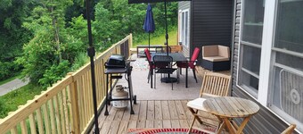 Terry Hill Little Lodge, Cozy, Luxury Comfort overlooking beautiful Keuka Lake!