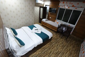 Triple Room - Hotel Shiv Vandana Inn - Thane (Thane)