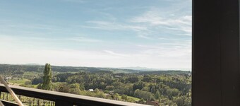 SCHILCHERLANDLEBEN House in the vineyard