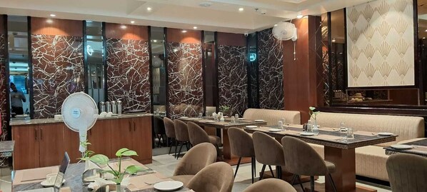 Restaurant - HOTEL PSK INN A BOUTIQUE (Chandauli)