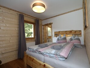 Hus | 7 soverom og sengetøy