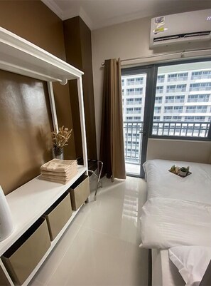 1 bedroom, iron/ironing board, free WiFi, bed sheets