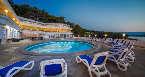 Beautiful Apartments in Jelsa, With Pool