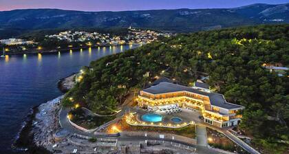 Beautiful Apartments in Jelsa, With Pool