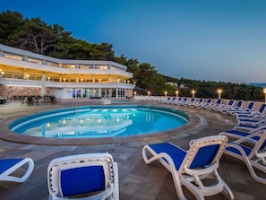 Apartment | Pool | Outdoor pool - Beautiful Apartments in Jelsa, With Pool (Jelsa)