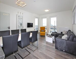 Apartment | Dining