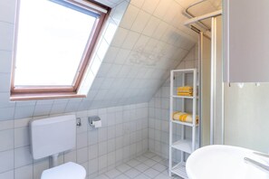 Apartment | Bathroom