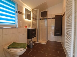 Bungalow | Bathroom | Towels - Neuer Luxurioser Bungalow, Rauberkuhle, Koserow (Koserow)