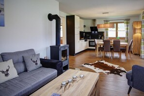 Chalet | Private kitchen | Electric kettle, toaster, highchair - Bergchalet Falkenstein, Inzell (Inzell)