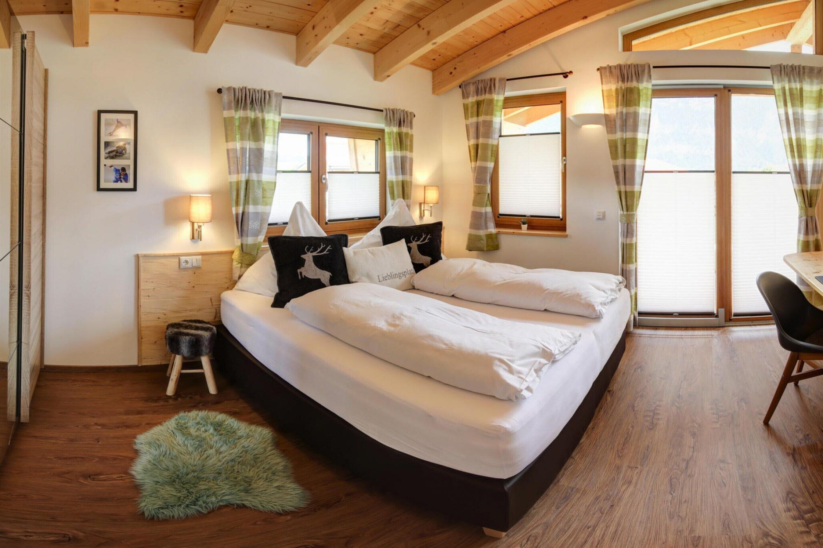 Chalet | 3 kamar tidur dan dilengkapi dengan perabotan berbeda-beda