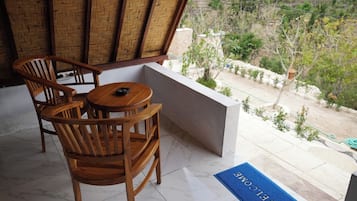 Kamar Double Basic, pemandangan lembah | Balkon