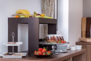 Apartment | Dining