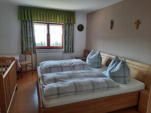 Casa | 2 quartos, individualmente mobiliados, roupa de cama