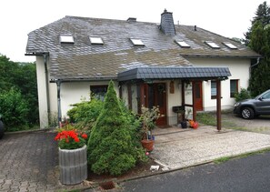 Apartment | Exterior - Schone Ferienwohnung mit Terrasse, Altenberg (Altenberg)