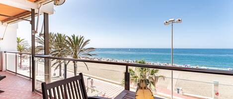 Apartamento | Restaurante al aire libre