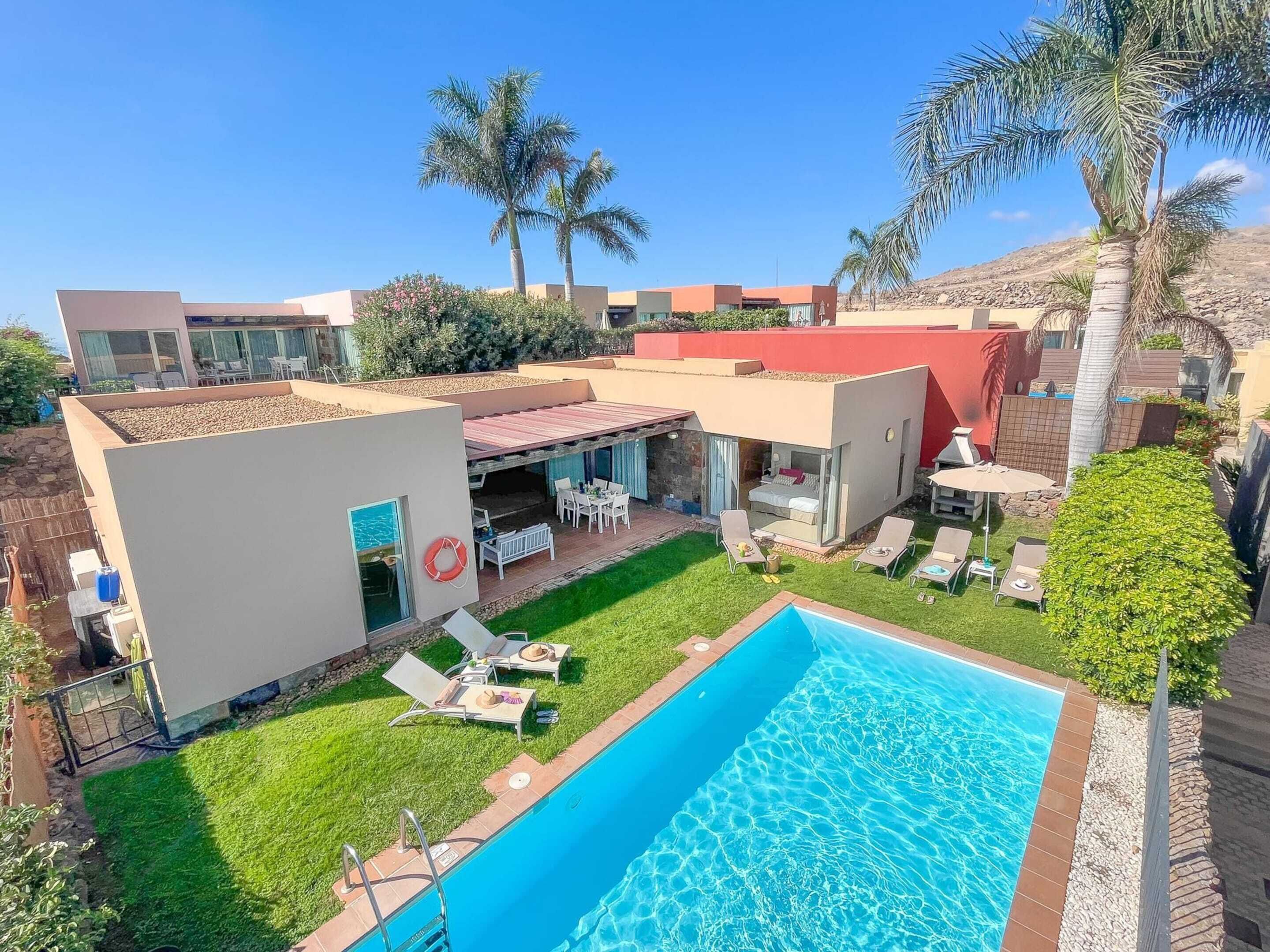 House | Pool