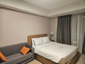 Residence Queen Room, Non-Smoking - Incheon Airport Global Hotel & Suites (Incheon)