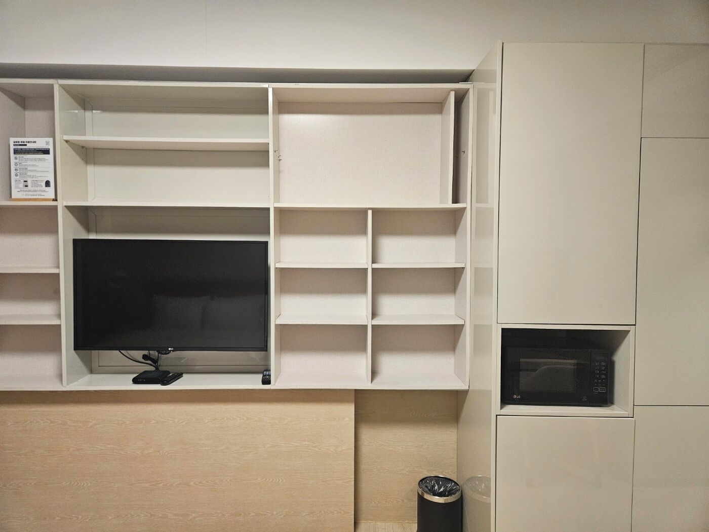 Cofres nos quartos, Wi-Fi de cortesia, roupa de cama