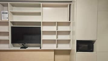 Cofres nos quartos, Wi-Fi de cortesia, roupa de cama