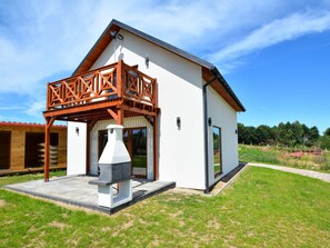 House | Exterior - Comfortable Holiday Home, Sauna + hot tub Included (Malechowo)