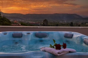 Property amenity - Cozy Holiday Home With Pool and Whirlpool in Maheri (Apokoronas)