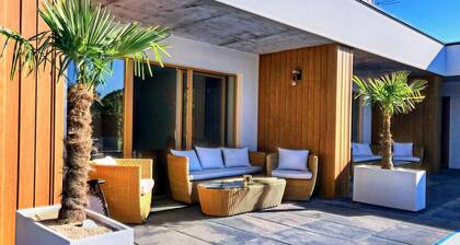 House With a Private Swimming Pool and Sauna