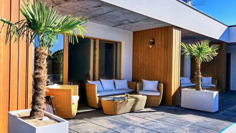 House With a Private Swimming Pool and Sauna