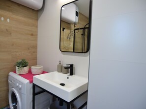 House | Bathroom