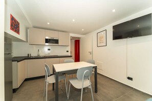 Dining - GuestHost - Galaxy Loft - Appt Venus x4 (Torino)
