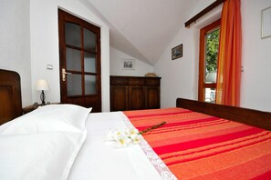 House | 2 bedrooms, individually furnished