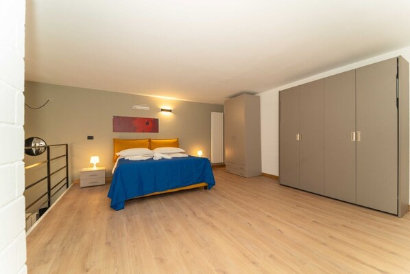 Bügeleisen/Bügelbrett, WLAN, Bettwäsche