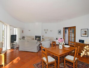 Dining - Holiday Home, Praia da Luz (Lagos)