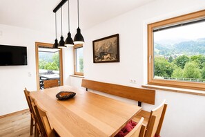 Apartment | Dining